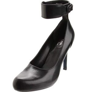 Cole Haan M. Shariapova Alexis Air Pumps Size 8.5